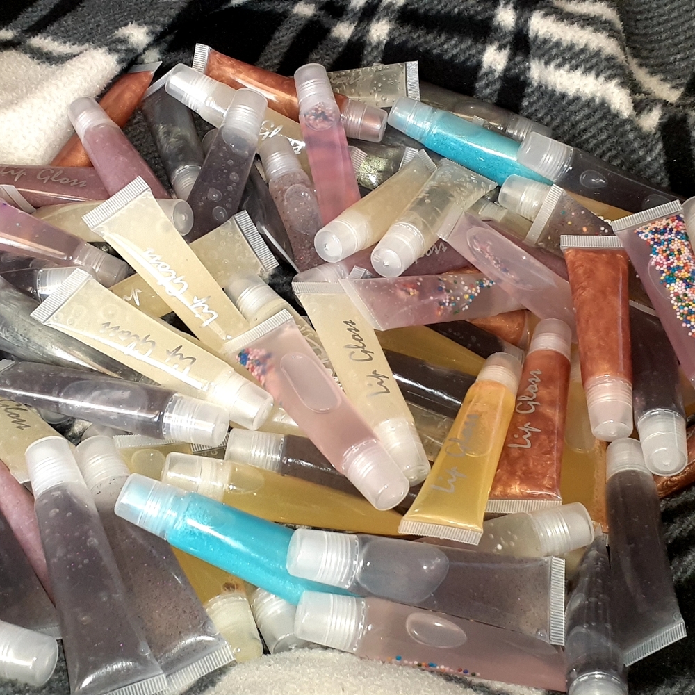 Lipgloss15ml tubes all favor and color 119 tubes